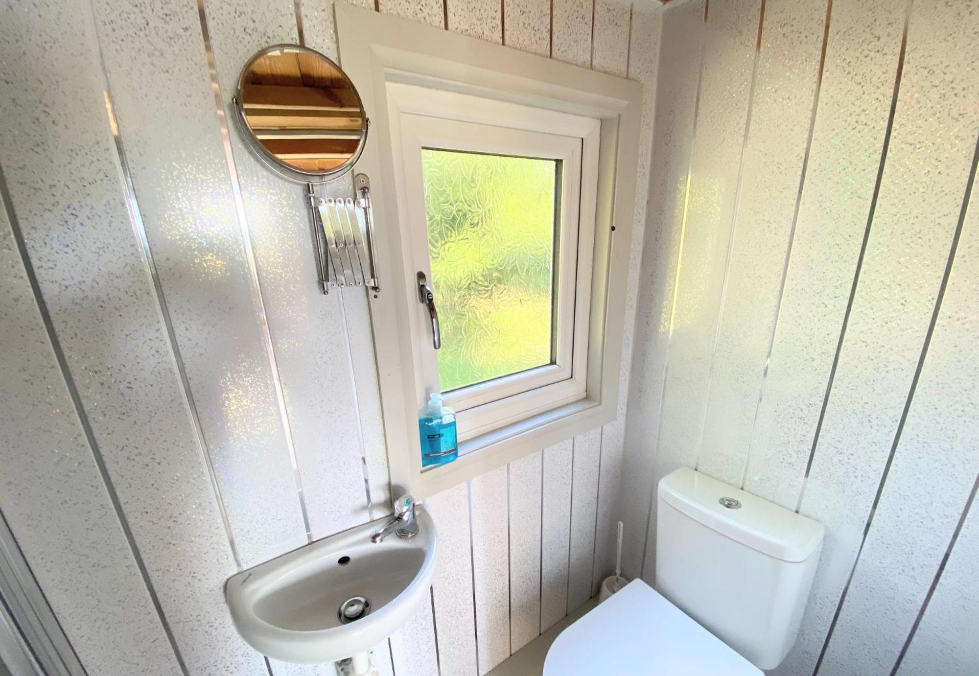 Vila Blair Tiny House With Private Hot Tub - Fife - Loch Leven - Lomond Hills Dunfermline Exteriér fotografie