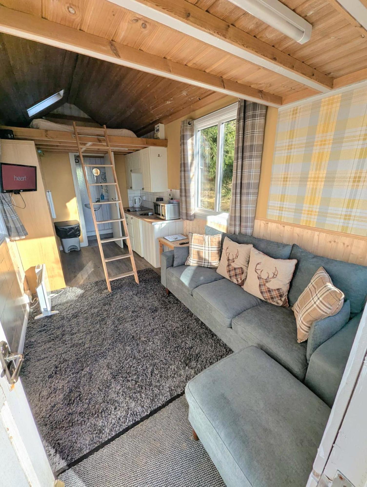 Vila Blair Tiny House With Private Hot Tub - Fife - Loch Leven - Lomond Hills Dunfermline Exteriér fotografie